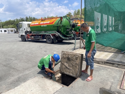 Nỗ lực khắc phục sự cố tắc nghẽn trên 600m3 đường ống thoát nước trước mùa mưa tại KCN Genimex