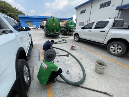 Việc hút nước thải tại KCN Tân Đông Hiệp là một nhiệm vụ cấp bách, đòi hỏi phải xử lý kịp thời