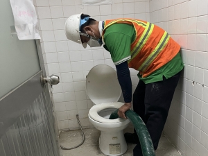 Thi công thông tắc bồn cầu tại KCN Sóng Thần 1