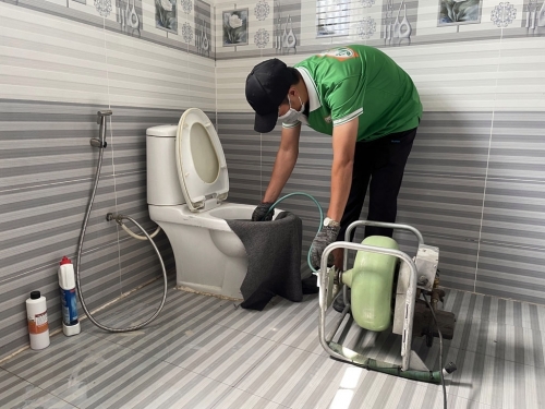 Thi công thông tắc bồn cầu tại KCN Sóng Thần 1