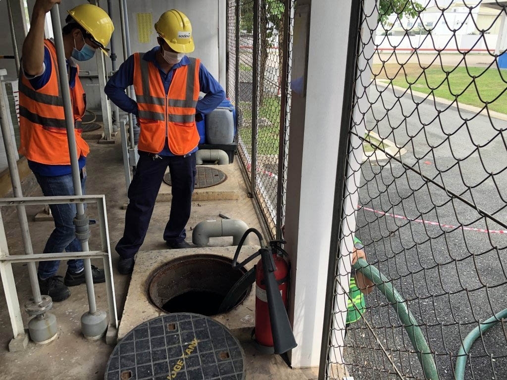 Dịch vụ cho thuê xe và nhân công hút – vận chuyển bùn vi sinh