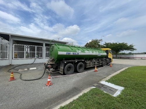 Dịch vụ vận chuyển bùn vi sinh chuyên nghiệp
