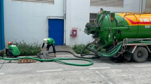 Dự án hút hầm cầu tại công ty tại KCN Mỹ Phước 3 Bến Cát