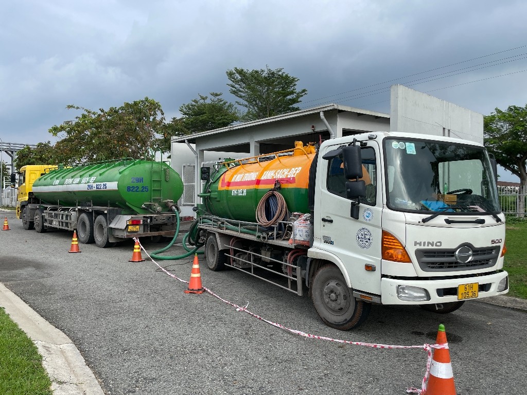 Dịch vụ vận chuyển bùn tại kcn bàu bàng