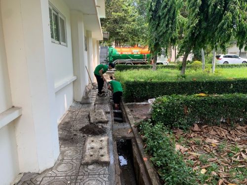 Dịch vụ vệ sinh cống rãnh tại học viện chính trị tphcm
