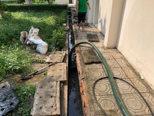 Dịch vụ vệ sinh cống rãnh tại học viện chính trị tphcm