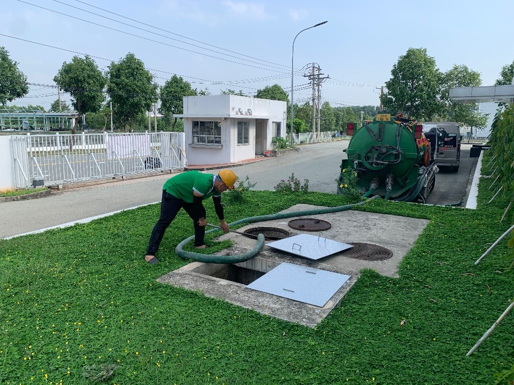 Dịch vụ hút hầm cầu tại kcn Mỹ Phước 3 bến cát bình dương