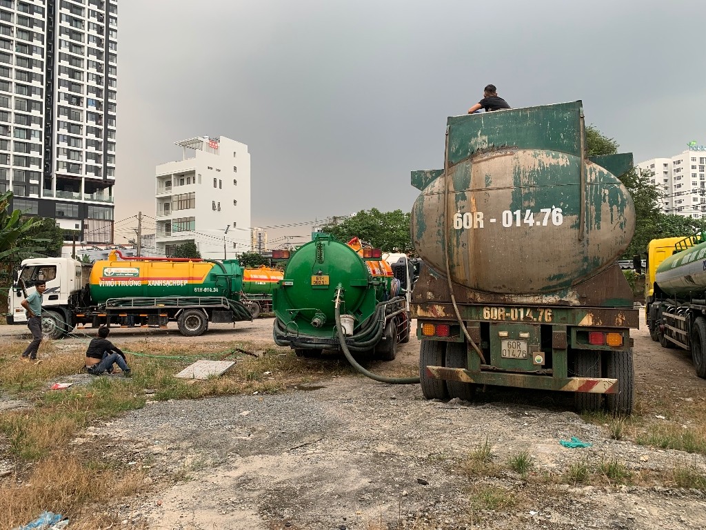 Dịch vụ vận chuyển bùn vi sinh tại kcn trảng bàng Tây ninh