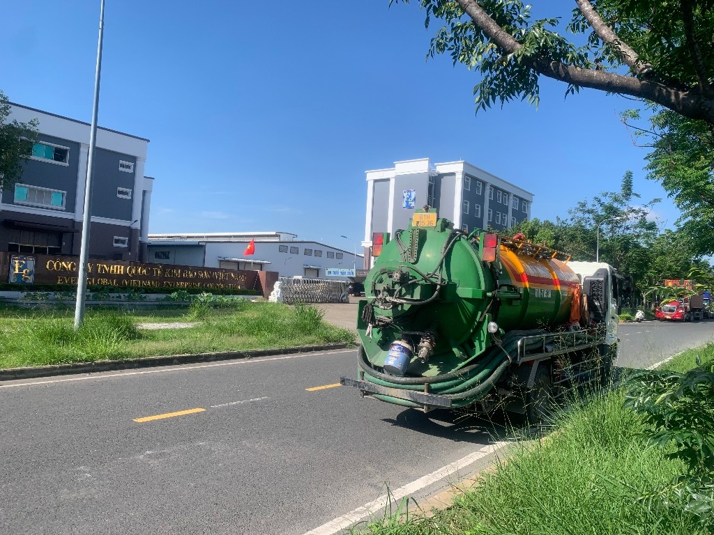 Dịch vụ hút hầm cầu tại kcn Giang điền trảng bom đồng Nai