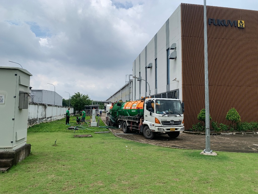 Dịch vụ hút hầm cầu tại khu công nghiệp Đất Quốc