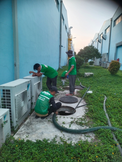 Thi công vệ sinh cống rãnh tại KCN VSip 2A