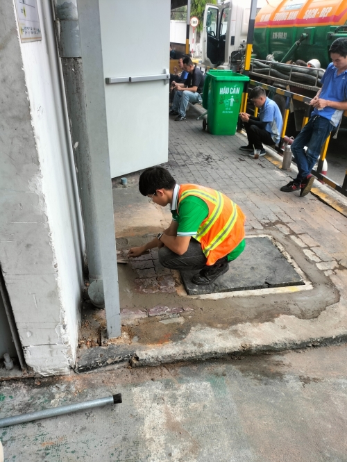 Khảo Sát và Thi Công Nắp Hố Ga và Hút Hầm Cầu Tại Công Ty Midea