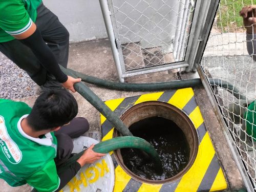 Công ty Môi Trường Miền Đông thực hiện dịch vụ hút bùn vi sinh