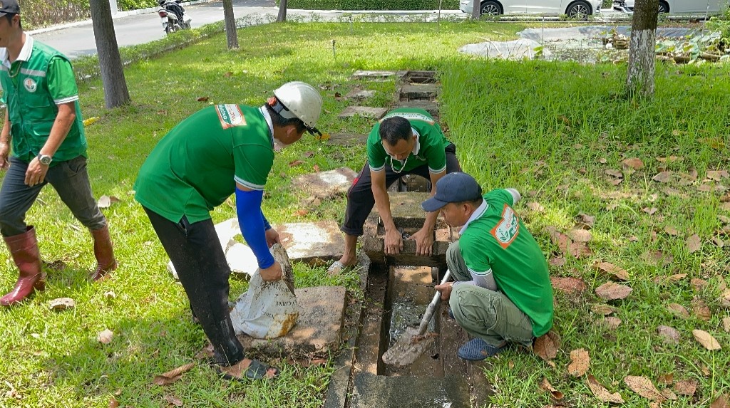 Dịch vụ nạo vét hố ga đường mương nước mưa ở học viện chính trị tphcm