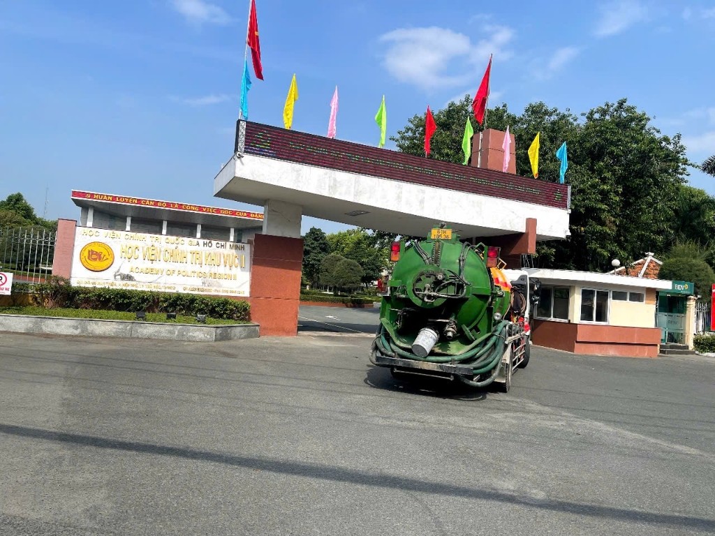 Dịch vụ nạo vét hố ga đường mương nước mưa ở học viện chính trị tphcm
