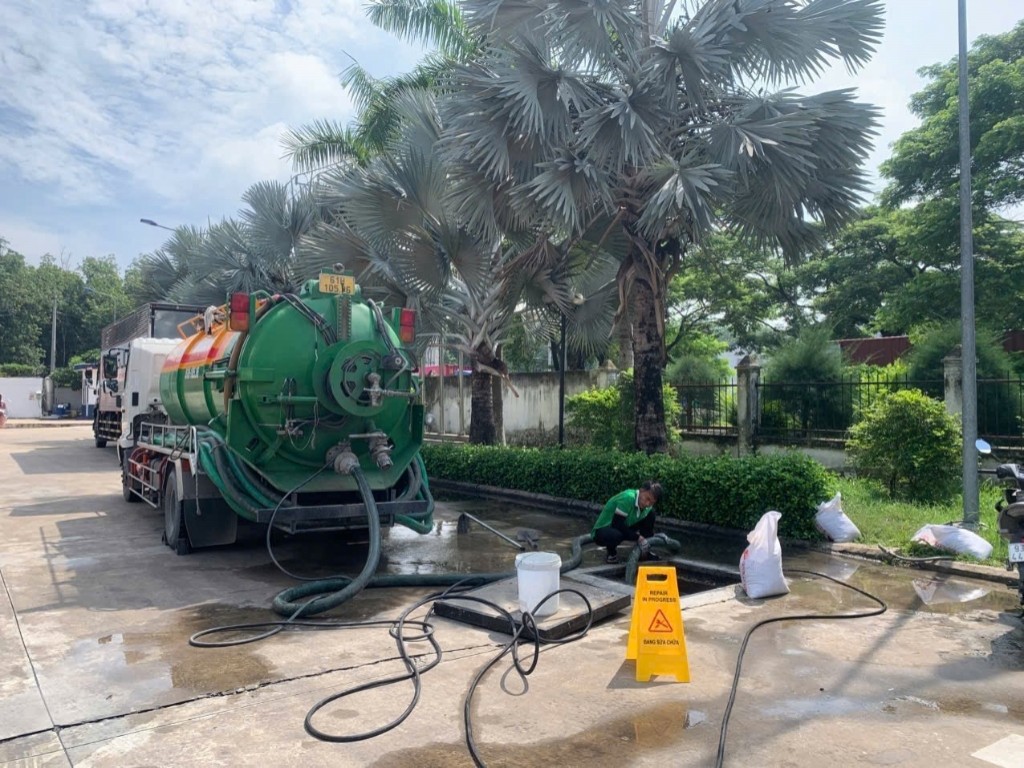 Dịch vụ vệ sinh cống nước mưa tại kcn bầu bàng bình dương