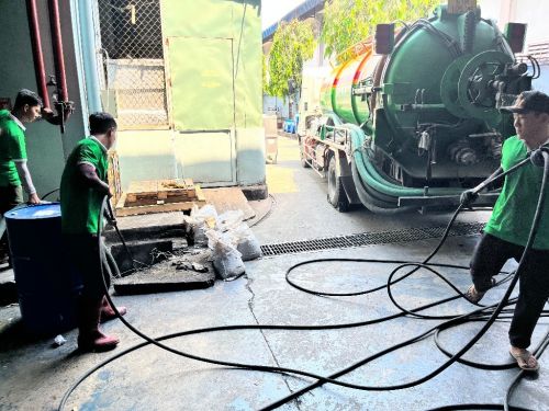 Dịch vụ vệ sinh cống nước mưa tai kcn dức hòa ||| Long an