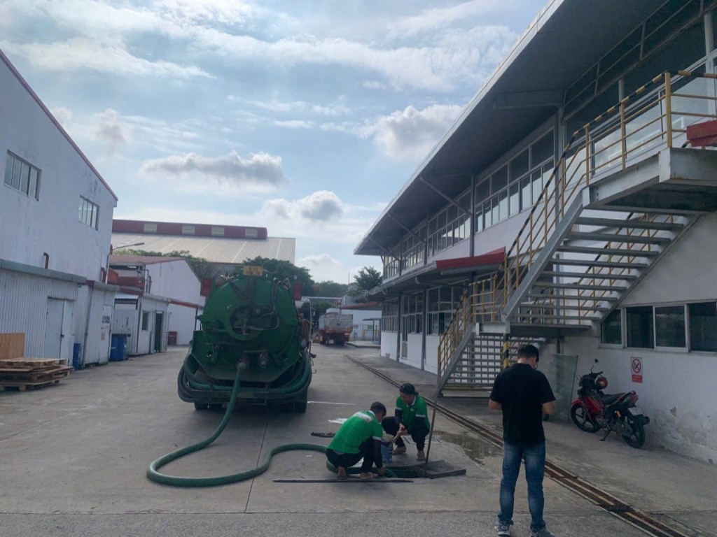 Dịch vụ hút hầm cầu tại công ty cổ phần bao bì vina ức đồng Nai
