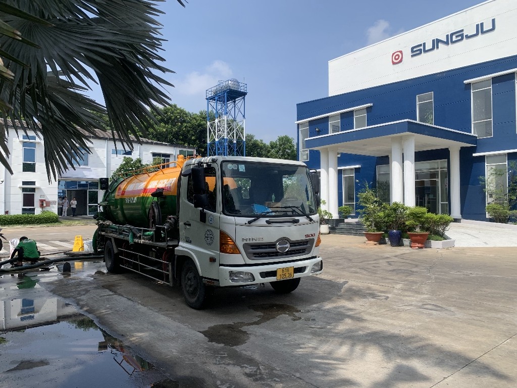 Dịch vụ hút hầm cầu cho công ty tại KCN WHA - Nghi Lộc, Nghệ An