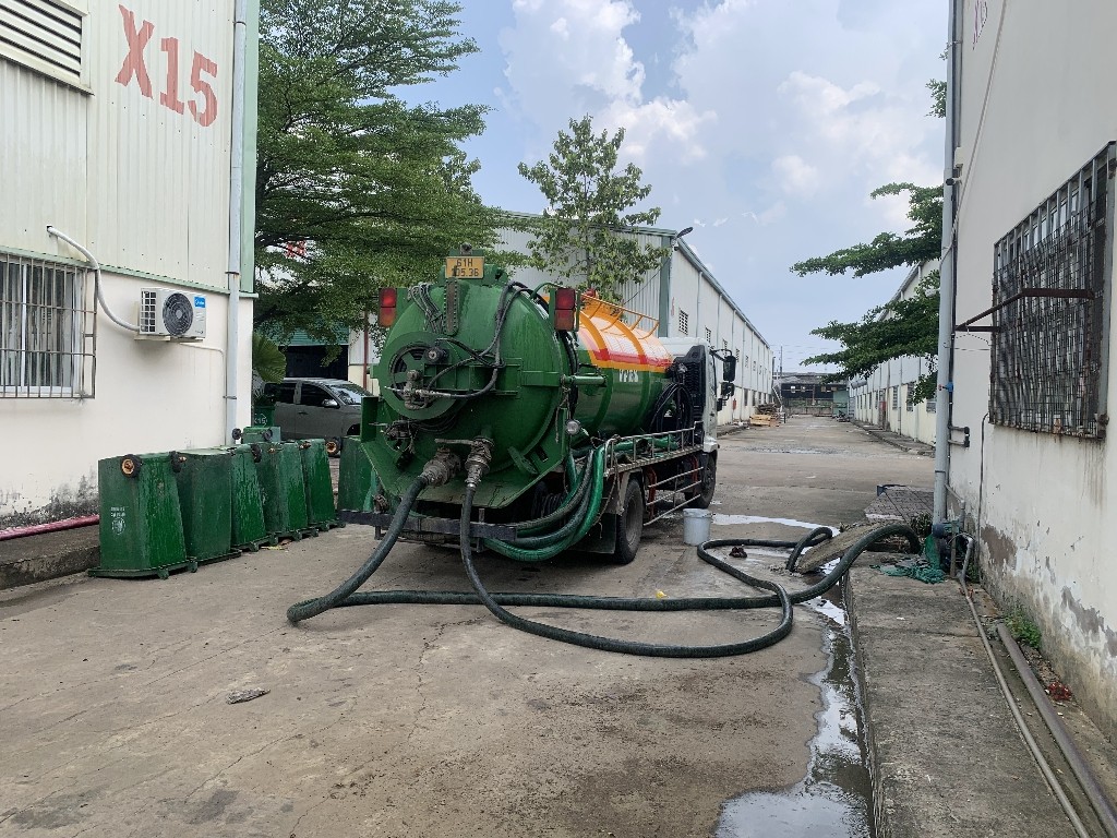 Dịch vụ hút hầm cầu cho công ty tại KCN WHA - Nghi Lộc, Nghệ An