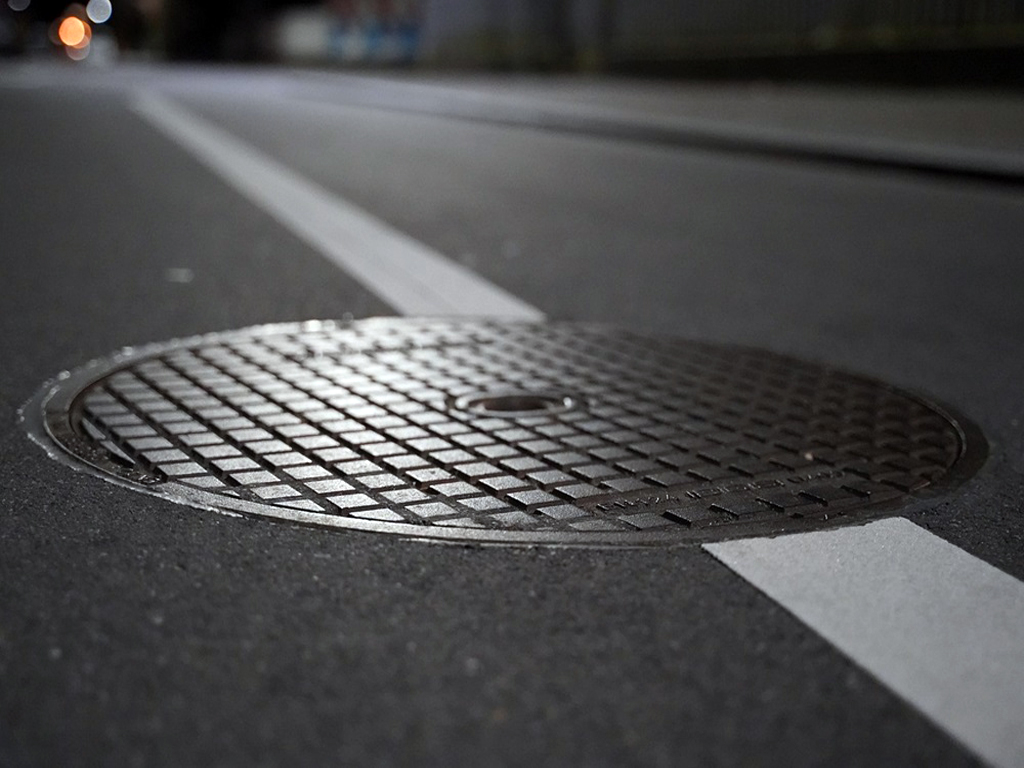 Nhân công lắp đặt nắp hố ga gang