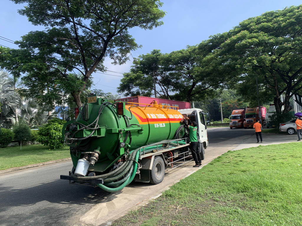 Bảng giá vận chuyển bùn vi sinh