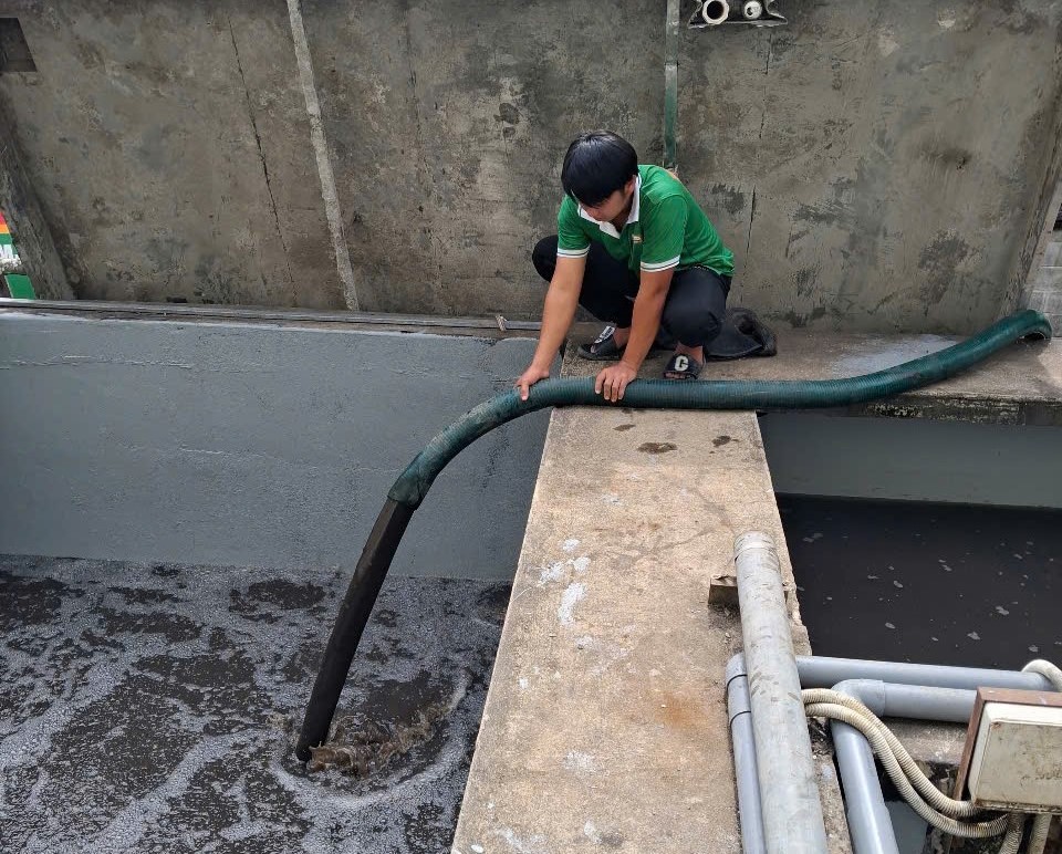 Bảng giá vận chuyển bùn vi sinh