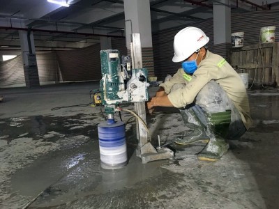 Khoan cắt bê tông làm lỗ chờ bể phốt