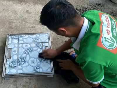 Thi công lắp đặt nắp hố ga inox