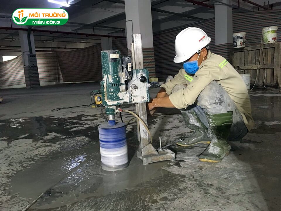 Khoan cắt bê tông làm lỗ chờ bể phốt